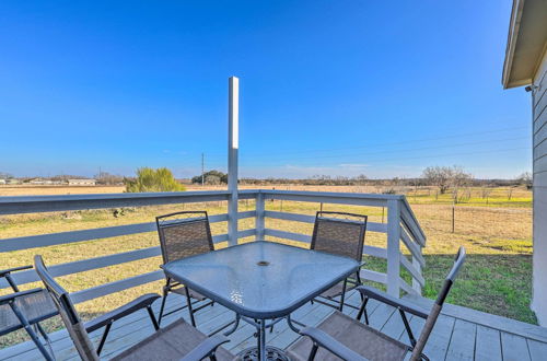 Photo 13 - Peaceful Atascosa Home w/ Balcony & Deck