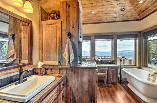 Photo 12 - Luxury Sapphire Cabin: Mtn Views + Resort Access