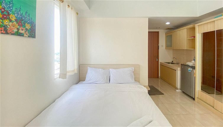 Photo 1 - Homey And Cozy Stay Studio Margonda Residence 3 Apartment