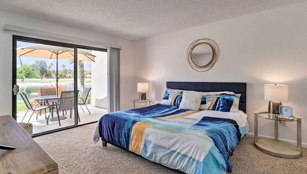 Renovated Condo w/ Community Pool + Views - Foto 2, Interior