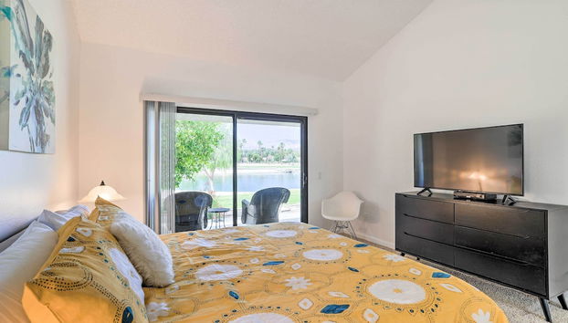 Renovated Condo w/ Community Pool + Views - Foto 3, Interior