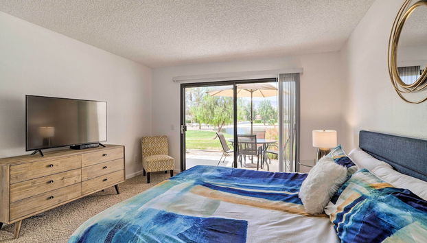 Renovated Condo w/ Community Pool + Views - Foto 4, Interior