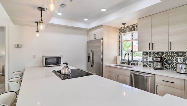 Renovated Condo w/ Community Pool + Views - Foto 5, Interior