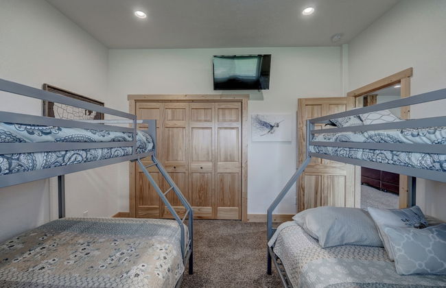Missing Link Chalet at Terry Peak - Photo 4