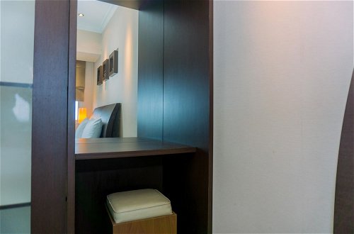 Foto 5 - Modern Look And Comfy Studio Great Western Resort Apartment