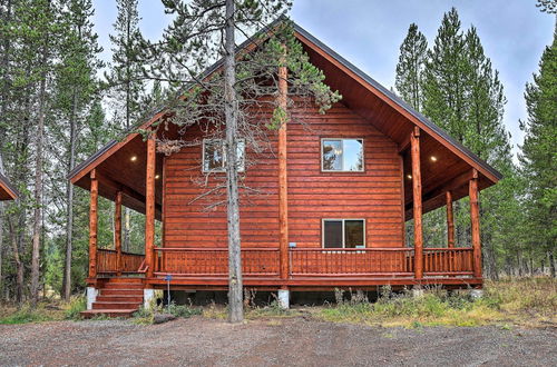 Photo 29 - Luxe Island Park Cabin w/ National Forest Views