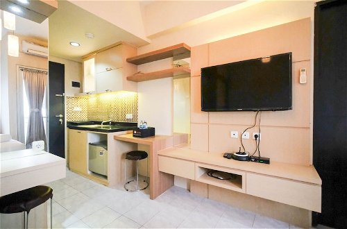 Foto 21 - Compact And Comfy Studio At Puri Mas Apartment