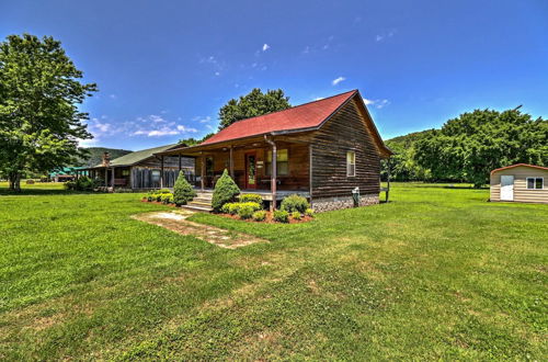 Photo 9 - Dream Valley Mountain View Cabin w/ Covered Porch