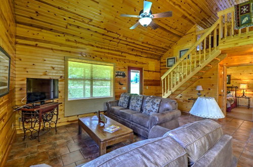 Photo 17 - Dream Valley Mountain View Cabin w/ Covered Porch