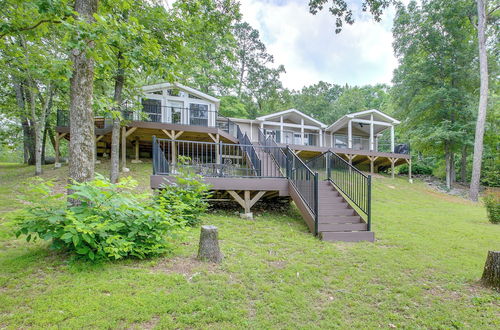 Photo 3 - Lakefront Arkansas Home w/ Dock & Sunroom