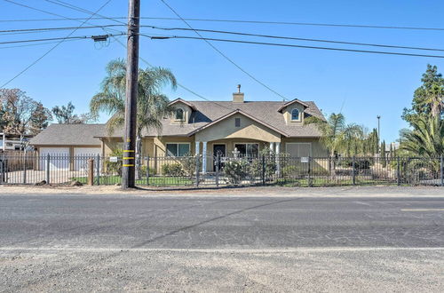 Foto 6 - Manteca Home w/ Gated Yard ~ 2 Mi to Downtown