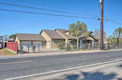 Foto 13 - Manteca Home w/ Gated Yard ~ 2 Mi to Downtown