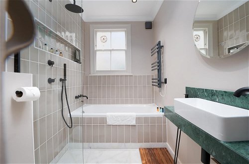Photo 11 - Spacious two Bedroom Maisonette With Private Garden in Balham by Underthedoormat