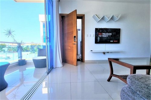 Photo 2 - Near the Beach new and Modern Penthouse Coral H3