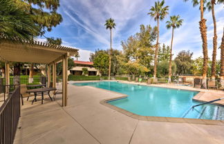 Photo 3 - Resort Apt in Heart of Palm Springs W/pools+tennis