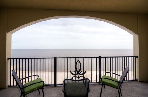 Foto 25 - Sleek Gulfport Condo w/ Ocean Views & Pool Access