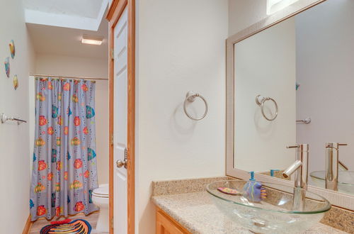 Photo 12 - Coastal Home W/deck, Outdoor Shower: Walk to Beach