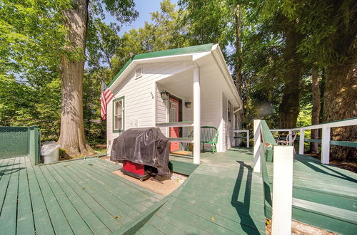 Photo 17 - Riverfront Geneva Cottage on Grand River