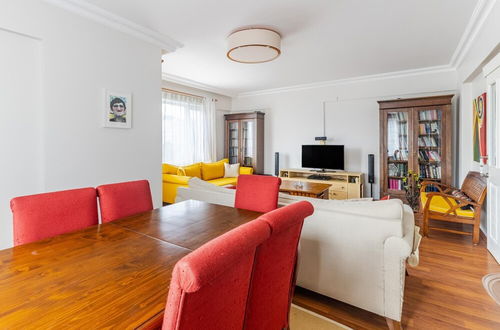 Photo 5 - Chic Flat With Balcony Near Subway and Marmaray