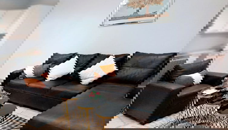 Photo 1 - Elegant & Luxury Gem-5 Star Location -pools, Gym!