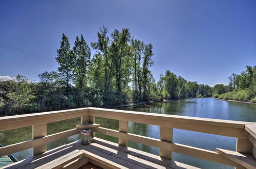 Photo 4 - Floating Home on Columbia River w/ Provided Kayaks