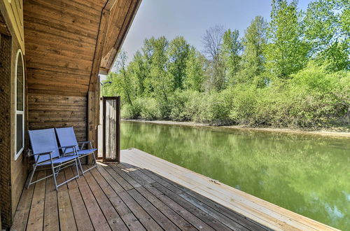 Photo 1 - Floating Home on Columbia River w/ Provided Kayaks