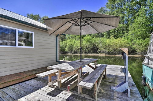 Photo 17 - Floating Home on Columbia River w/ Provided Kayaks