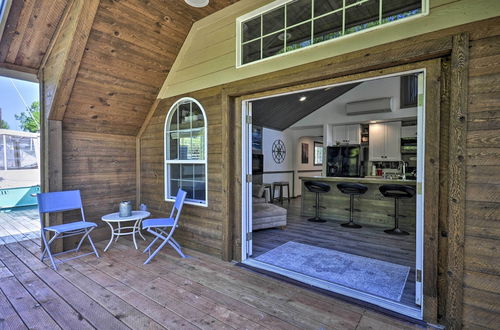 Photo 5 - Floating Home on Columbia River w/ Provided Kayaks