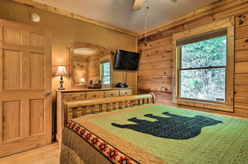 Photo 5 - Bryson City Cabin Rental w/ Mountain View, Hot Tub