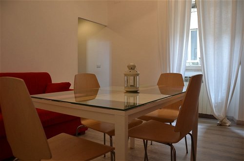 Foto 1 - Very Central Apartment, a few Steps From the Duomo and the Theatre, With Balcony