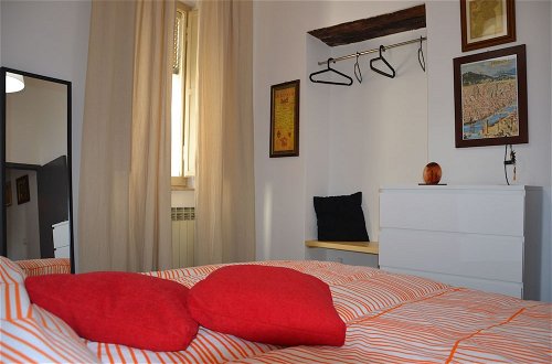 Photo 3 - Very Central Apartment, a few Steps From the Duomo and the Theatre, With Balcony