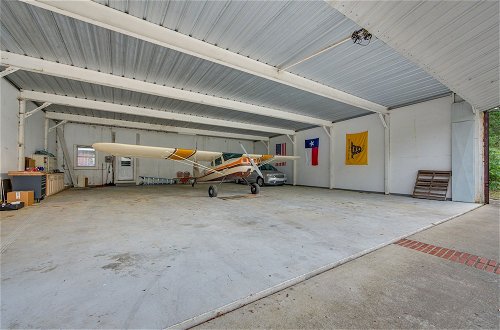 Photo 15 - Lovely Hawkins Home w/ Patio & Hangar Garage