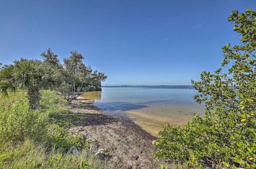 Photo 9 - Cozy Crystal Beach Cottage: Walk to Shoreline