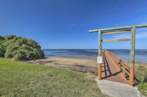 Photo 7 - Cozy Crystal Beach Cottage: Walk to Shoreline