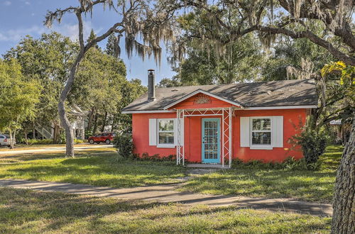 Photo 2 - Cozy Crystal Beach Cottage: Walk to Shoreline