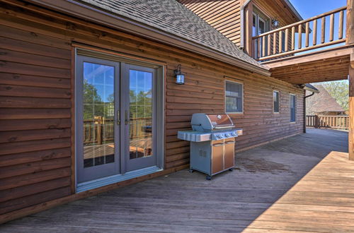 Photo 36 - Poconos Family Fun: Waterfront Cabin w/ Deck