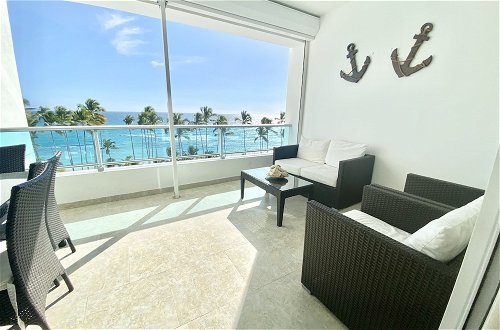 Foto 20 - Beachfront Apartment in Marbella Towers