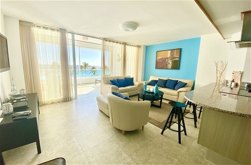 Photo 10 - Beachfront Apartment in Marbella Towers