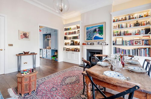 Photo 6 - Charming Pimlico Home Close to the River Thames by Underthedoormat
