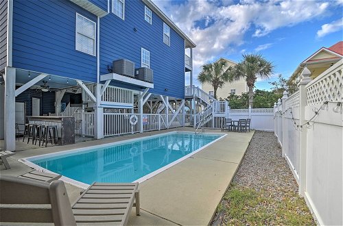 Photo 13 - Large Home w/ Hot Tub & Pool: 500 ft to the Beach