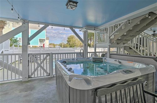 Photo 22 - Large Home w/ Hot Tub & Pool: 500 ft to the Beach