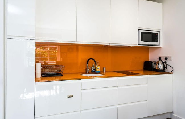 Charming 2 Bedroom Apartment in Kentish Town - Photo 7