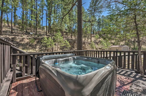 Foto 18 - Tranquil Cabin w/ Stream & Deck Near Dtwn Ruidoso