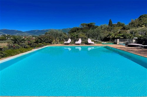 Foto 22 - Spoleto-poolside-sleeps-20pool, Jacuzzi, Gardens - Spectacular Grounds