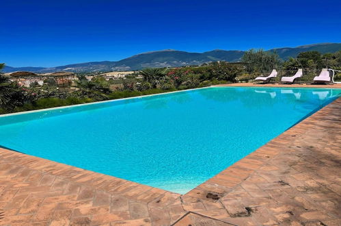 Photo 28 - Fabulous Spoleto-poolside-sleeps-20pool, Jacuzzi, Gardens