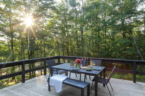 Foto 26 - Modern Hideaway w/ Deck + State Forest Access