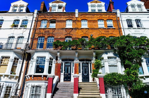 Photo 27 - Stylish One Bedroom Flat in Kensingston, London