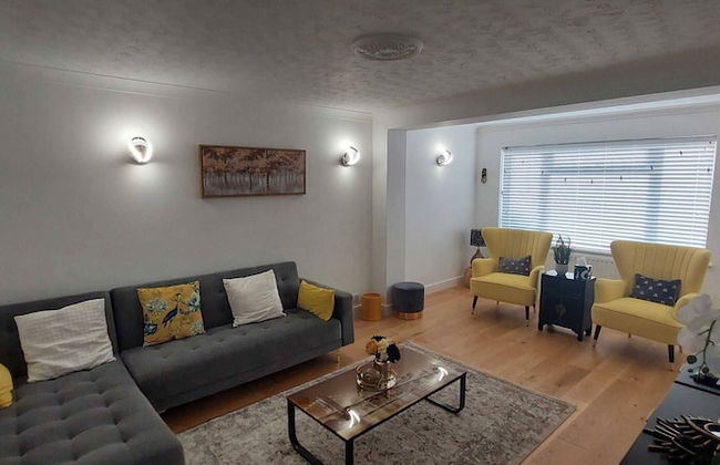 Luxury 5 Bedroom 2 BA House with Parking - Foto 19