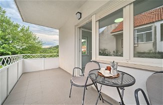 Photo 1 - A1-luxury apt w big Balcony, 4 min Walk to Beach