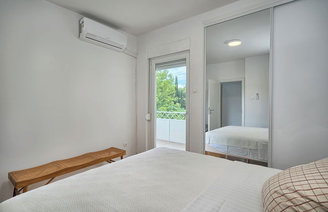 A1-luxury apt w big Balcony, 4 min Walk to Beach - Photo 3